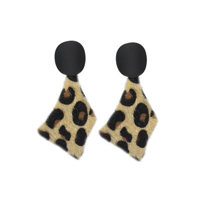 China Dongdaemun personality temperament leopard print religious irregular plush earrings female simple earrings jewelry for sale