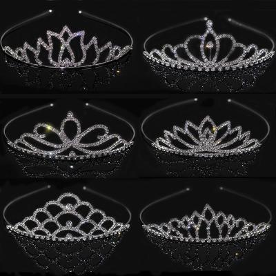 China Handmade Tiara Crown Silver Fashionable Luxury Crystal Rhinestone Wedding Crown Ivory Pearl White Bridal Headpiece for sale