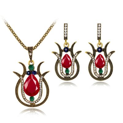 China Wholesale Ethnic Europe And USA Vintage New Necklace Set Fashion Diamond Jewelry Earrings Necklace Set for sale