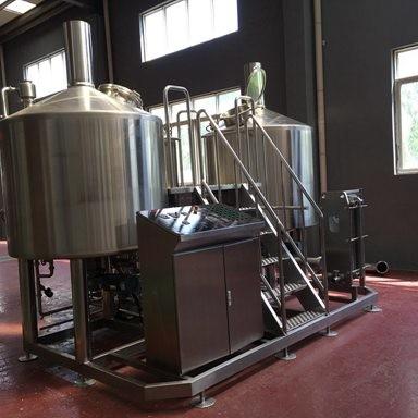 Chine Brasserie clés en main solides solubles de navire de l'équipement 3 de brasserie brassant l'équipement 20Bbl à vendre