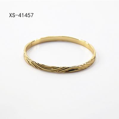 China Fashional Plated Polished Gold Wedding Edges Openwork Bangle Cuff Bangle Bracelet for sale