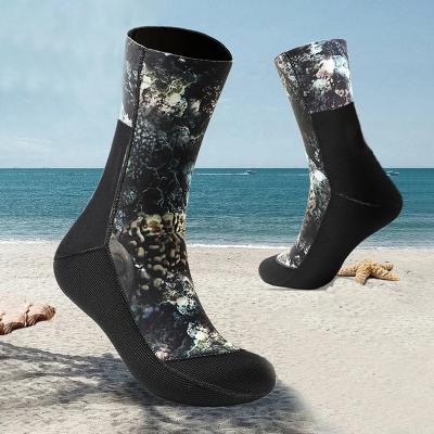 China Diving To Keep 5mm/3mm CR Neoprene Warm Camouflage Diving Socks, Warm Air Diving for sale