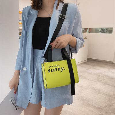 China Newspaper Used Wholesale Messenger Used Daily Design Travel Bag Cute Little Girls Bags for sale