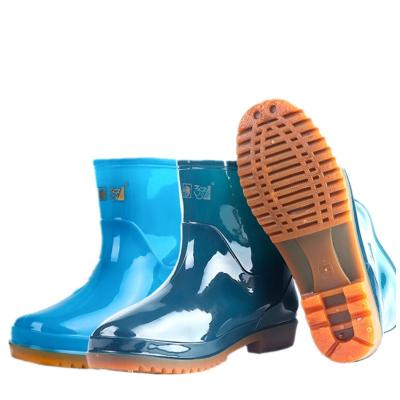 China New Fashion Trend Light Safety PVC Rain Boots Blue Non-slip Working Green Anti-skid Rain Shoes Women Waterproof for sale