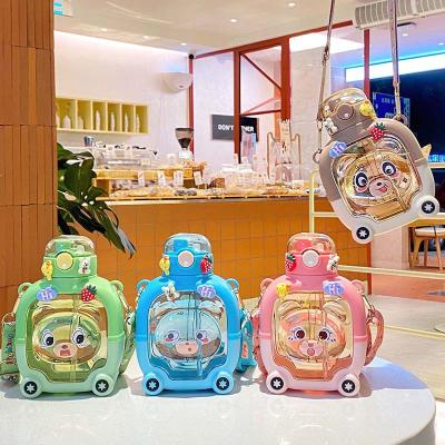 China New Cute Cartoon 1000ml Bear Sustainable Kids Water Bottle Plastic Water Bottle With Straw Large Capacity Portable Water Bottle For Kids for sale