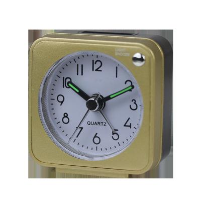 China BB05508 Antique Style OEM ABS Doze Light Buzzer Silent Alarm Non Ticking Mini Size Travel Back Analog Alarm Clock for sale