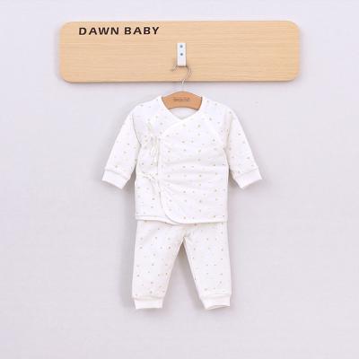 China Antibacterial 100% Cotton Quilted Print Overall Newborn Baby Winter Set Clothes Homewear With Ribbon for sale