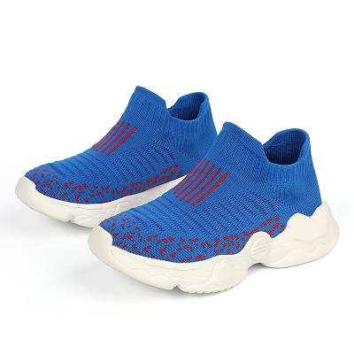 China Lightweight Cost Effective Fashionable Fly Knit Breathable Kids Shoes Mesh Casual Sports Sneakers For Children for sale