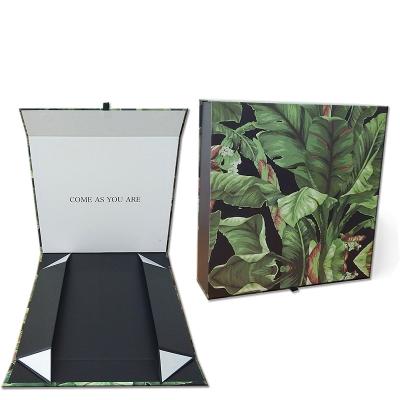 China Handmade Eco-Friendly Custom Foldable Corrugated Magnetic Folding Black Paper Shipping Box for sale