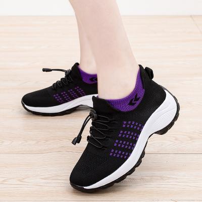 China Wholesale High Quality Fashion Trend China Fly Weave Breathable Sports Shoes Outdoor Sports Shoes For Women for sale