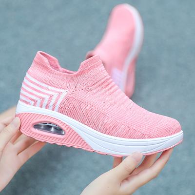 China 2021 Fashion Trend Hot Sale Casual Sports Breathable Sneakers Increasing Climbing Shoes Women's Style Walking Shoes for sale