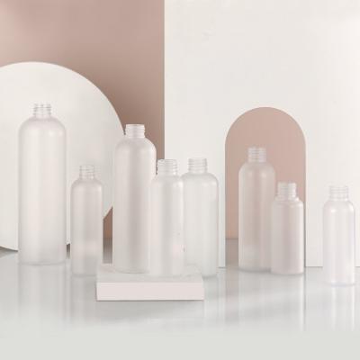 China BEAUTY PACKAGING 24/410 semi-transparent neck PET frosted bottle 60ml 100ml 150ml 250ml 300ml 400ml Te koop