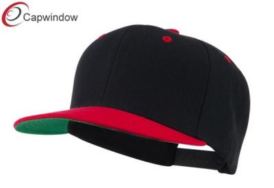 China Black Red Two Tone Flat Brim Baseball Hats with Adjustable Plastic Snap for sale