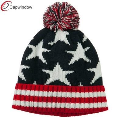 China Sombreros del invierno de la gorrita tejida del punto de Pom de la bandera americana de acrílico para adulto/unisex en venta