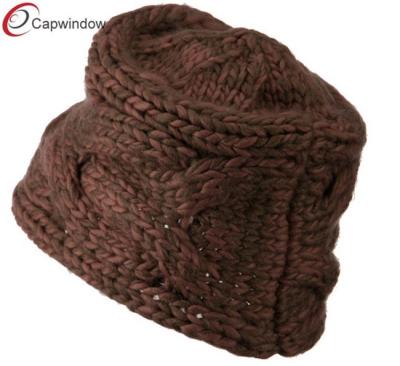 China Sombreros gruesos rosados del invierno del punto del acrílico de Brown tejidos con el material caliente en venta