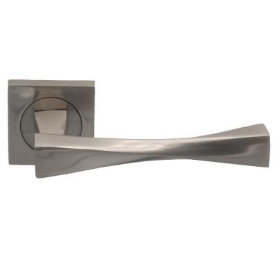 China Modern Aluminum Alloy Door Handle On Zamak Square Rosette for sale