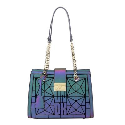 China 2021 high quality fashion handbags ladies laser luminous holographic geometric bag for sale