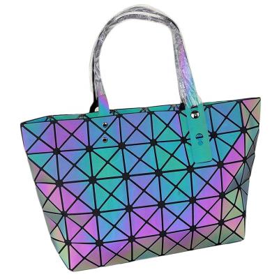 China Hot Selling Luminous Handbag Toto Luminous Geometric Big Capacity Thoughtful Ladies Bag for sale