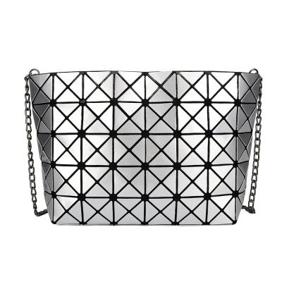 China Daily Life Cross - Body Bags PU Solid Color Geometric Laser Chain Shoulder Bags For Women for sale