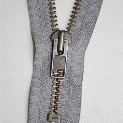 China 2022 Viable High Quality Metal Zipper Slider Custom Metal Zipper For Jacket Bags Luggage for sale