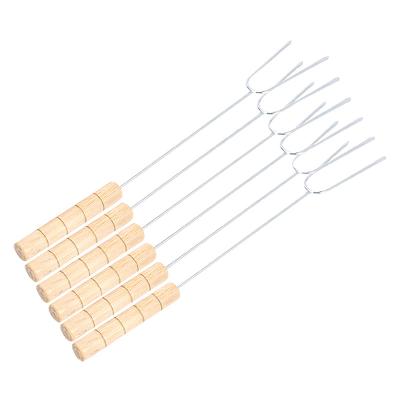 China Easily Cleaned U Shaped Grill Fork Barbecue Skewers And Steel Corn Barbecue Fork With Wooden Handle for sale