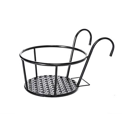 China Durable Outdoor Hanging Basket Flower Metal Flower Pot Rack Holder Garden Plant Fence Hanging Rack With Hook for sale