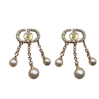 China 2022 Super CLASSIC Diamond Snap Earrings Pearl Earrings Women's Light Texture 18k Luxury Gold for sale