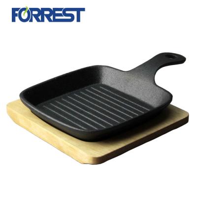 China Sustainable Cheap Cast Iron Pre-seasonale Square Pan With Wooden Tray for sale