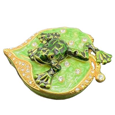 China Global Green Jewelry Boxes Trinket Box Hand Painted Leaf Shape Collectibles Metal Opens Best Gift For People for sale