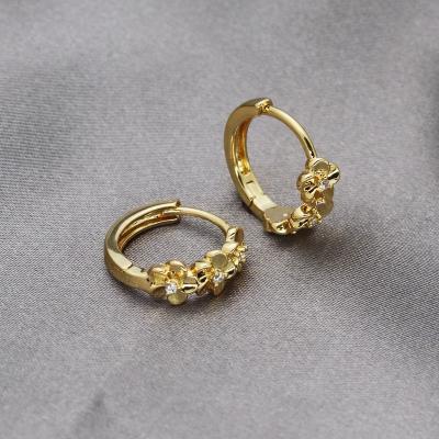 China CLASSIC Fine Jewelry For Women Triple Flower Zircon Hinged Huggie Hoop Earrings 14mm Small Hoop Earrings for sale