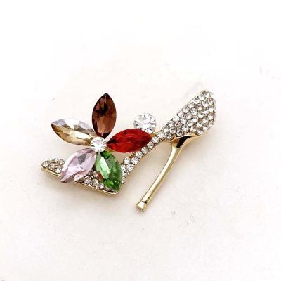 China ALLOY Brooch For Bridesmaid Rhinestone Brooch Pins Women Fashion High Heel Crystal Brooch for sale