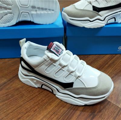 China Fashion Trend Women's Shoes Breathable Comfortable Women's Leisure Shoes 2020 Brand Flat Women's Fashion Shoes for sale