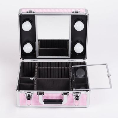 China Professional Fashion Portable Aluminum Makeup Case With Lighted Mirror Travel Beauty Cosmetic Case With Lights for sale