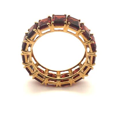 China Profession Design Vintage Charing Gold Textured Gold Circumference Inlaid Garnet Ring Jewelry For Women for sale