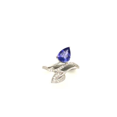 China Textured 2021 Retro Designs Exquisite White Tanzanite Diamond (8 x 6) 18K Gold Ring For Couples Adjustable for sale