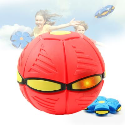 China Hot Selling Electronic Flying Saucer Deformation in Toy Factory Wholesale Children's Favorite Toys New Style Flying Ball with Lights for sale