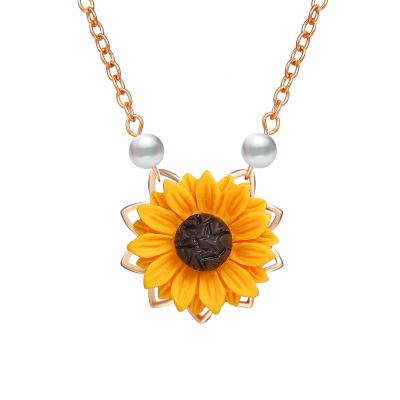 China New fashion jewelry fashion personality creative sunflower necklace artificial pearl necklace for sale