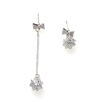 China New Crystal Earrings Women's Elegant Charm Silvery CLASSIC Asymmetrical Double Long And Short Earring for sale