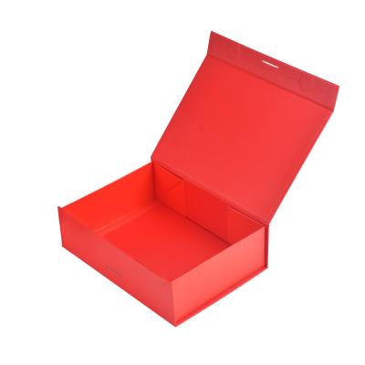 China Luxury Recycled Materials Cardboard Gift Box Box With Changeable Ribbon And Big Closure Magnetic Folding Gift Box Set for sale