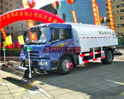 China High Pressure Water Carrier Truck 8 - 10 Tons Volume 4x2 / 6x4 Driving Type for sale