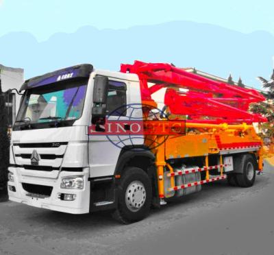 China Mobile Concrete Transport Truck 4x2 Concrete Boom Pump Truck 32 / 35m Boom Height for sale