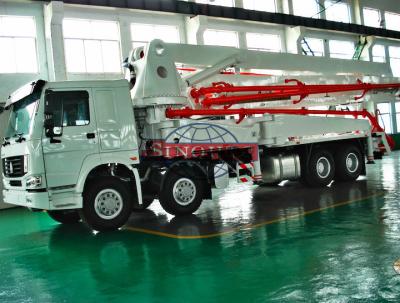 China 8x4 HOWO Truck Chassis Concrete Boom Truck , 48 / 52m Concrete Boom Pump Truck for sale