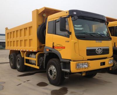 China Front Lifting 30 Tons Tipper Truck , 18 - 22cbm Dump Body Size Tri Axle Dump Truck for sale