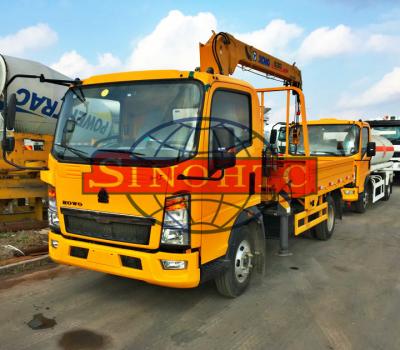 China 4x2 HOWO Cargo Transport Truck Chassis Truck Mounted Crane 120 - 140hp Power for sale