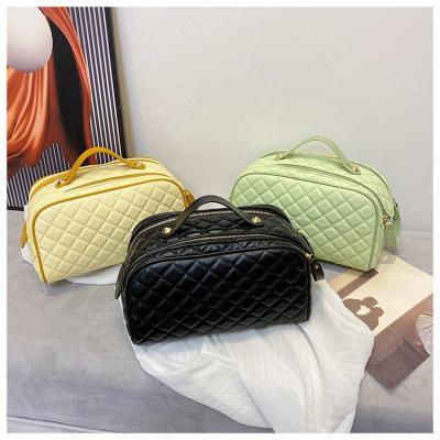 China Fashion 2021 Cosmetic Bags For Women New Luxury Handbags Fashion Ladies Toiletry Set Makeup Bag Large Capacity Bag for sale