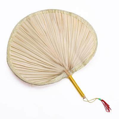 China Chinese Style Palm Leaf Rustic Handmade Farmhouse Wall Decor Viable Natural Woven Weaving Wedding Favors Handwork Fans for sale