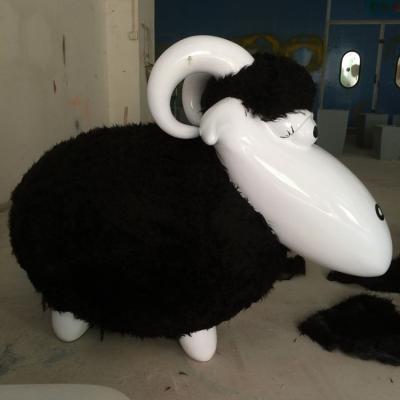 China Creative Life Size Light Weight And Corrosion Resistance Fiberglass Cartoon Sheep Sculpture for sale