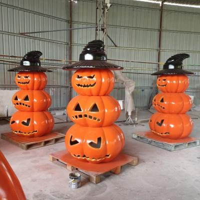 China Outdoor Durability And Corrosion Resistance Fiberglass Pumpkin Pile For Commercial Halloween Display for sale