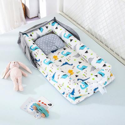 China 2022 New Baby Cuddle Nest Modern Portable Reversible Co-sleeping Couch Foldable Baby Hutch With Carry Bag for sale