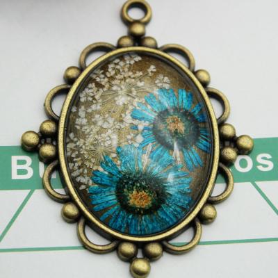 China Real Crystal Dried Flower Bracelet Pendant for sale